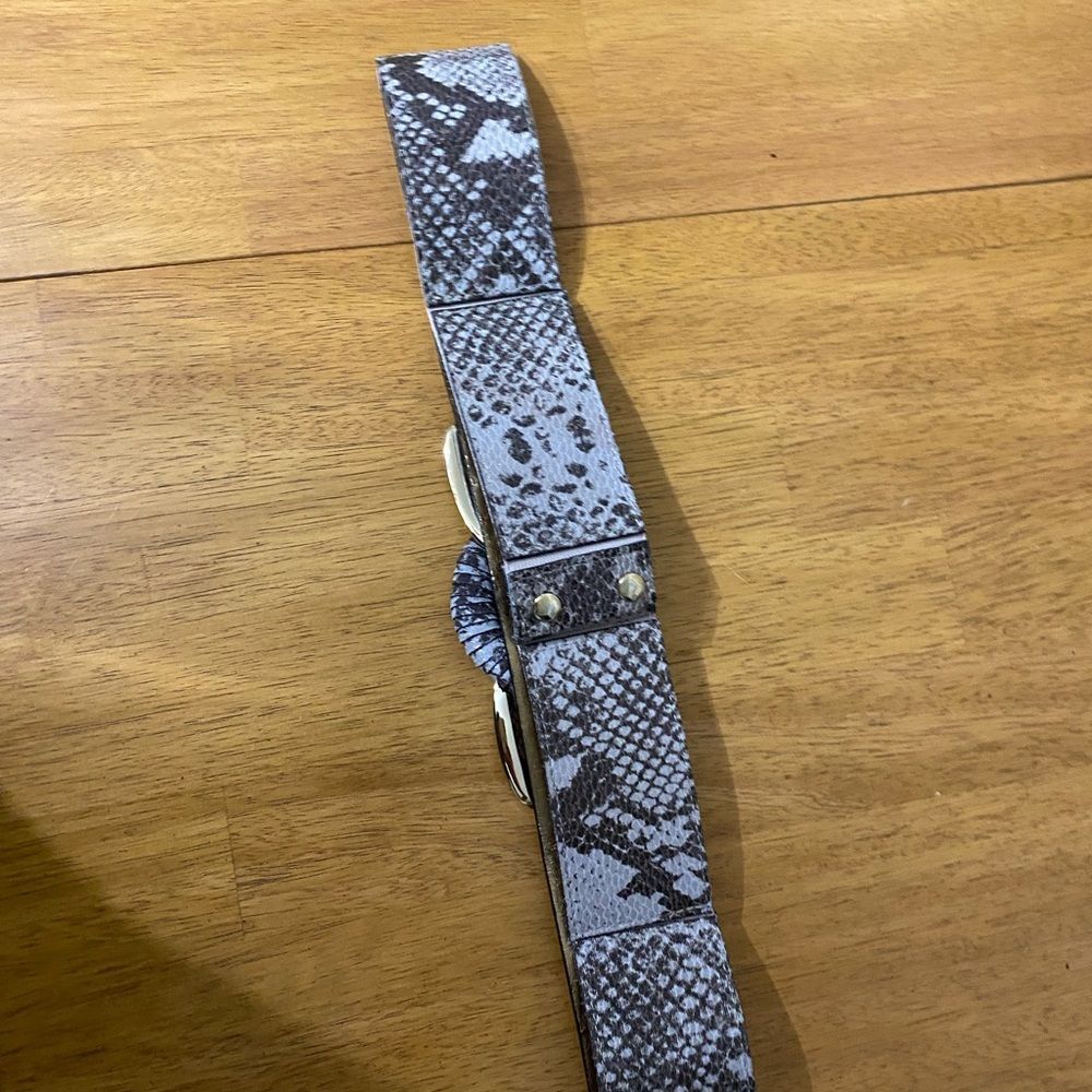 Michael Kors Gray Snakeskin-Print Leather Belt with Gold Hardware - Picture 5 of 9